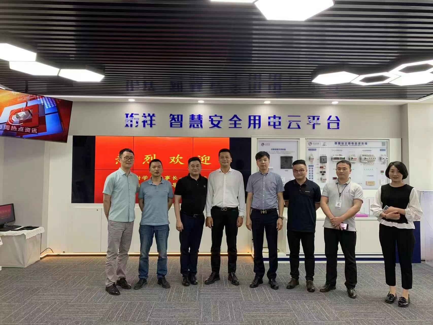 交流赋能 取长补短｜泉州鸿飞室内照明设计有限公司高层远赴培训交流